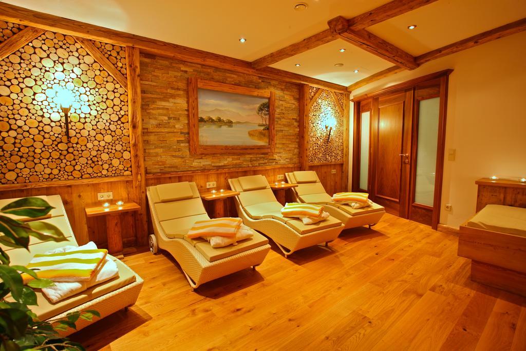 Hotel Am Schloßberg 4*