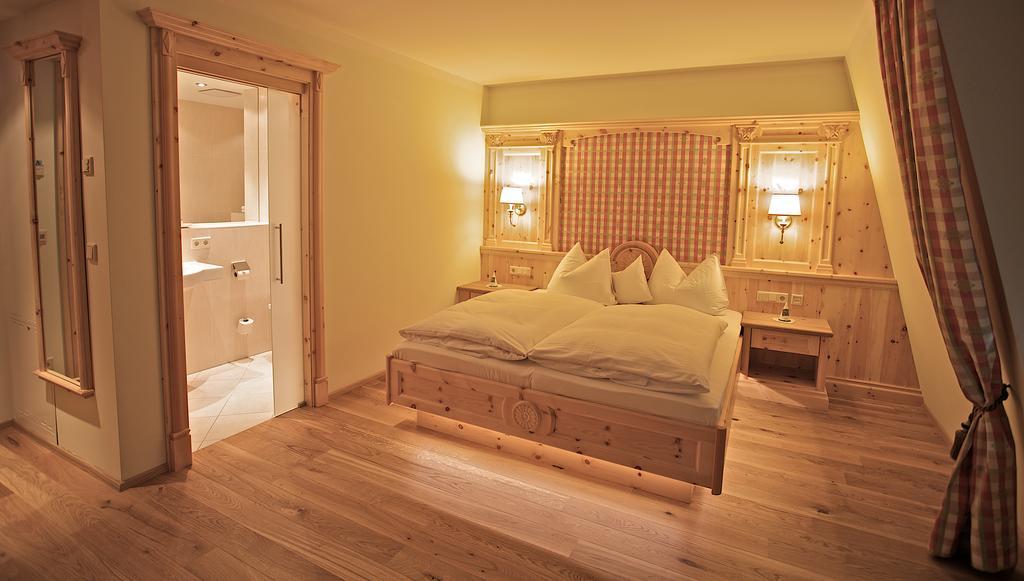 Am Schlossberg 4*