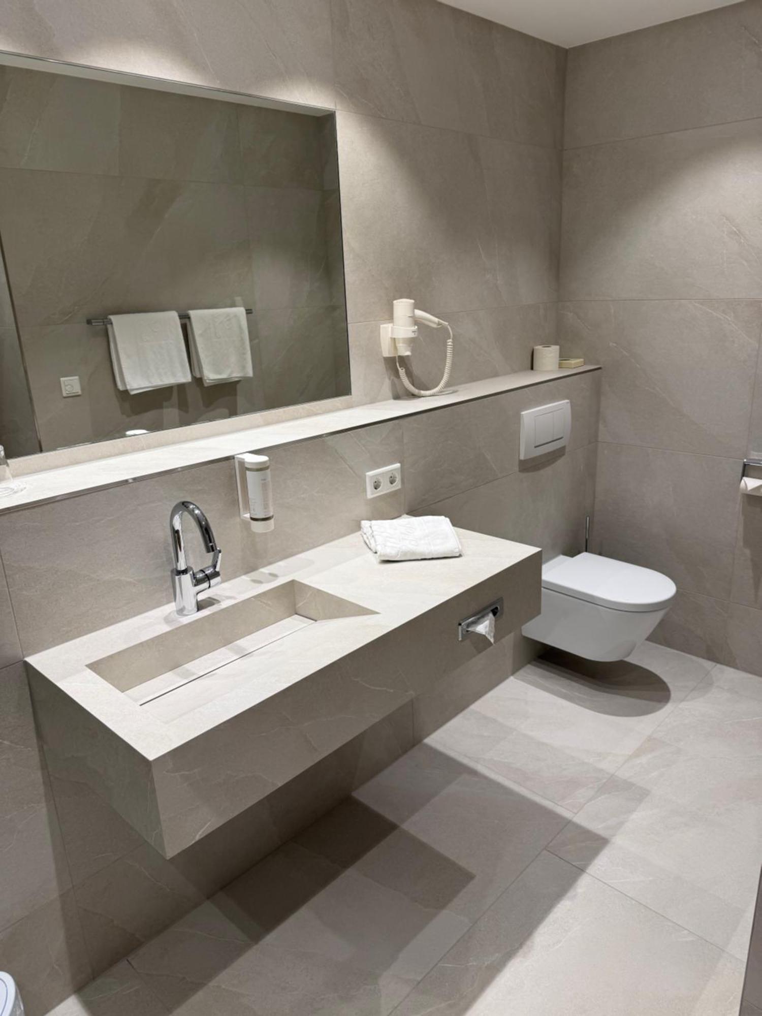 Hotel Am Schlossberg 4*
